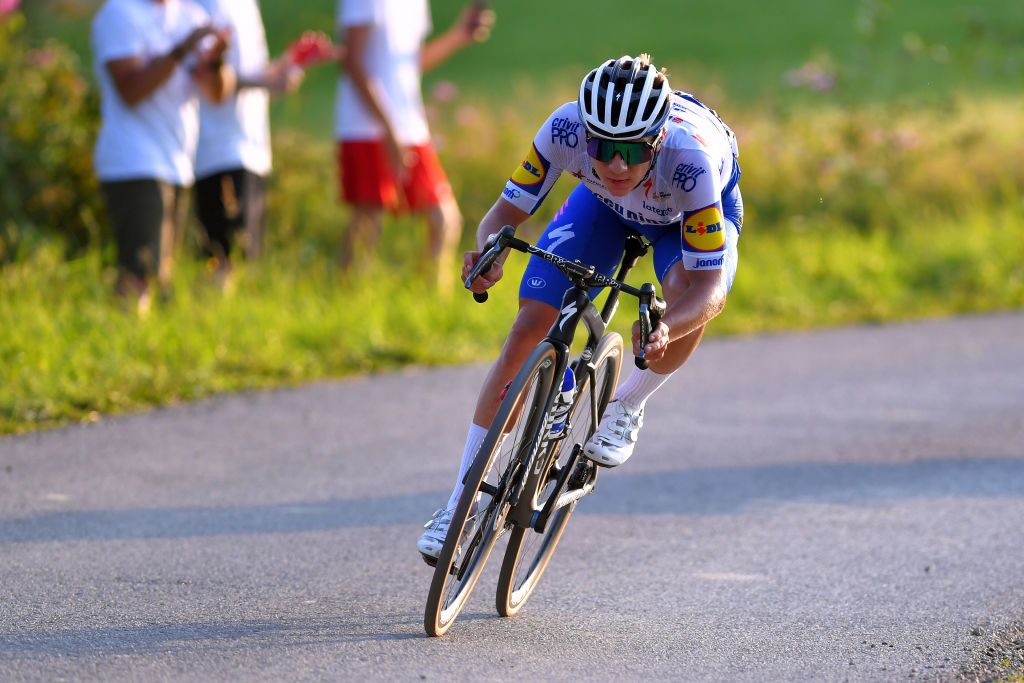 Evenpoel charging away