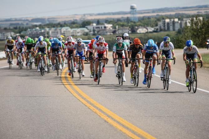 The breakaway fights the crosswinds