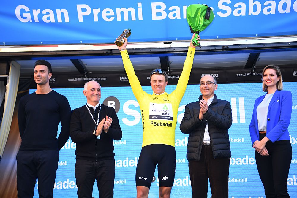 Edvald Boasson Hagen (Dimension Data) wearing the overall leader's jersey in Valencia after stage 3
