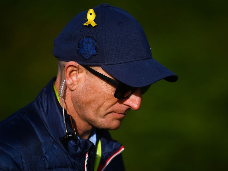 Don’t blame Furyk, his players let him down