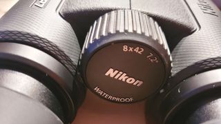 Nikon Prostaff P7 8x42 focus wheel