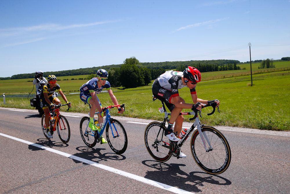 The stage 6 breakaway on the road to Troyes