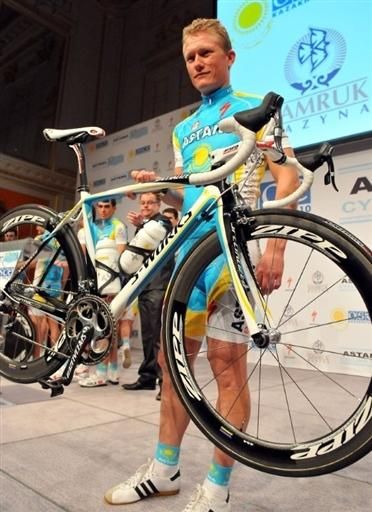 The Astana team is on Specialized this year.
