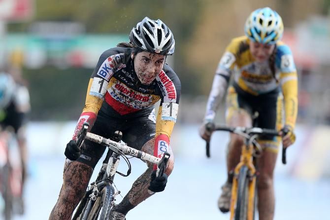 Sanne Cant speeds in for second