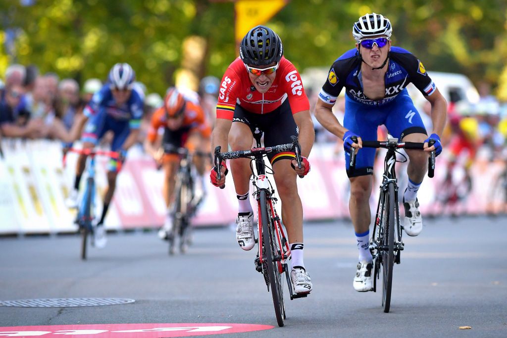 Tony Gallopin edges out Peter Vakoc for the victory