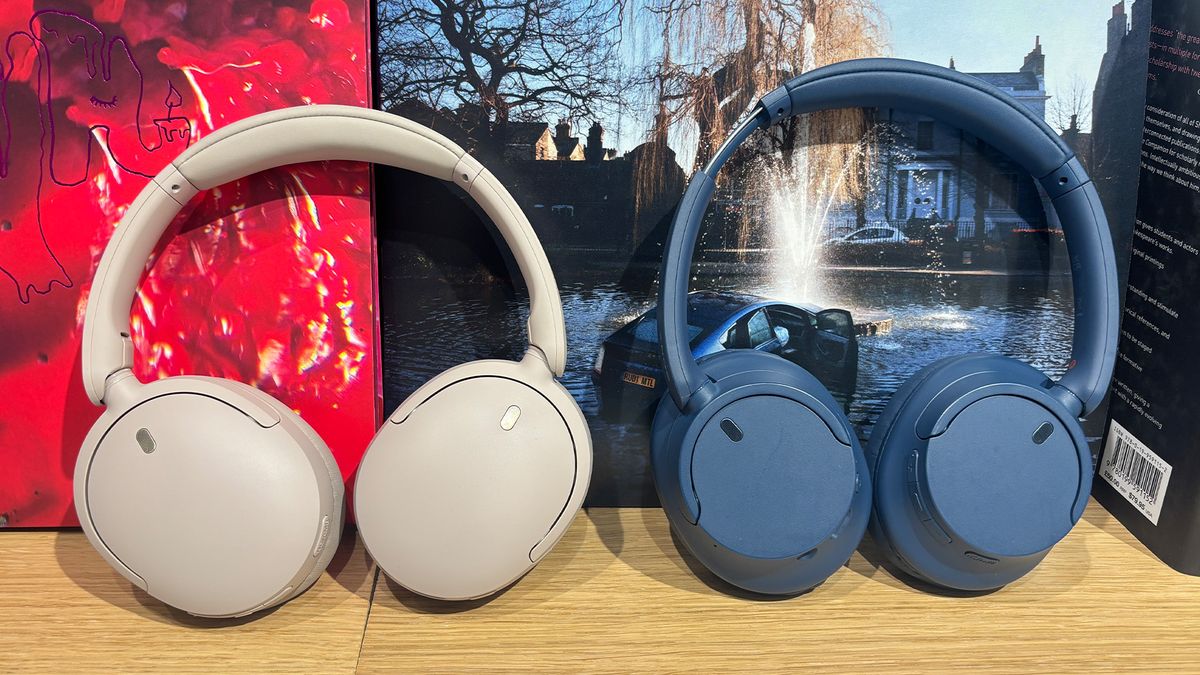 Sony WH-CH730N over-ear headphones