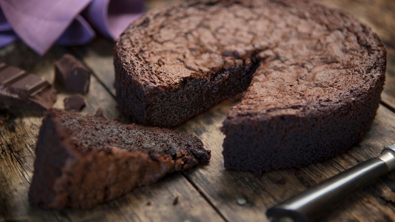 Hugh Fearnley-Whittingstall&#039;s chocolate cake