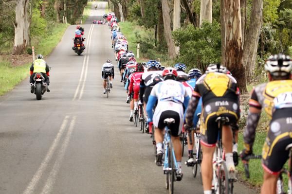 The peloton gets strung out enroute to Ballarat in attempt to reel in the breakaway group of 15