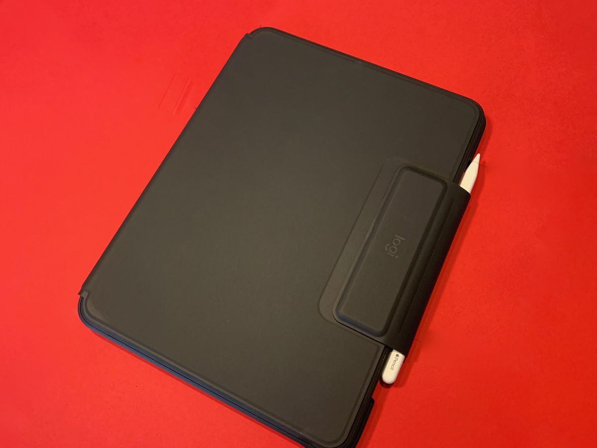Logitech Folio Slim Pro closed