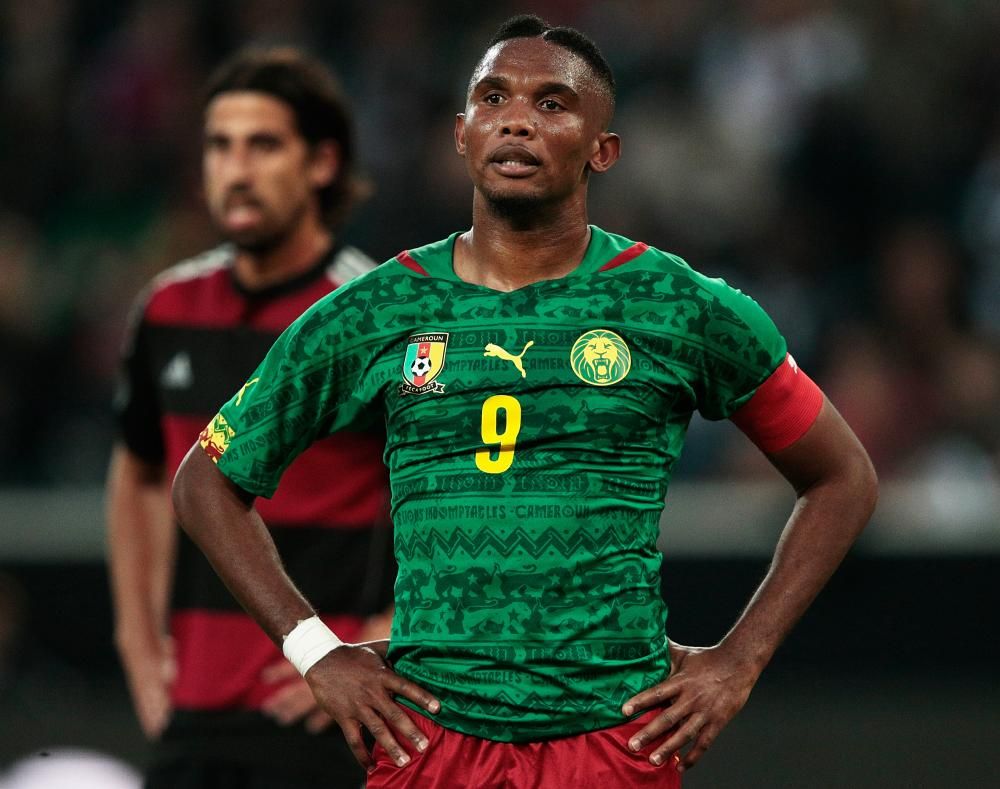 Камерун футболисты. Samuel eto'o. Eto'o футболист. Самуэль это'о Камерун. Этоо Самуэль сборная.