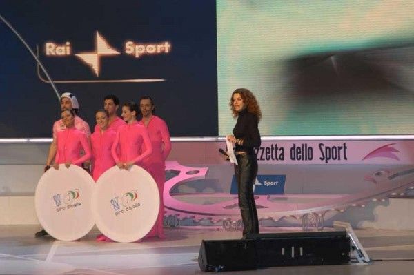 Women in pink present the Giro
