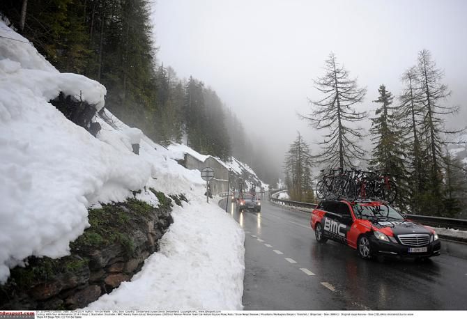 The race heads by car over the Simplon pass