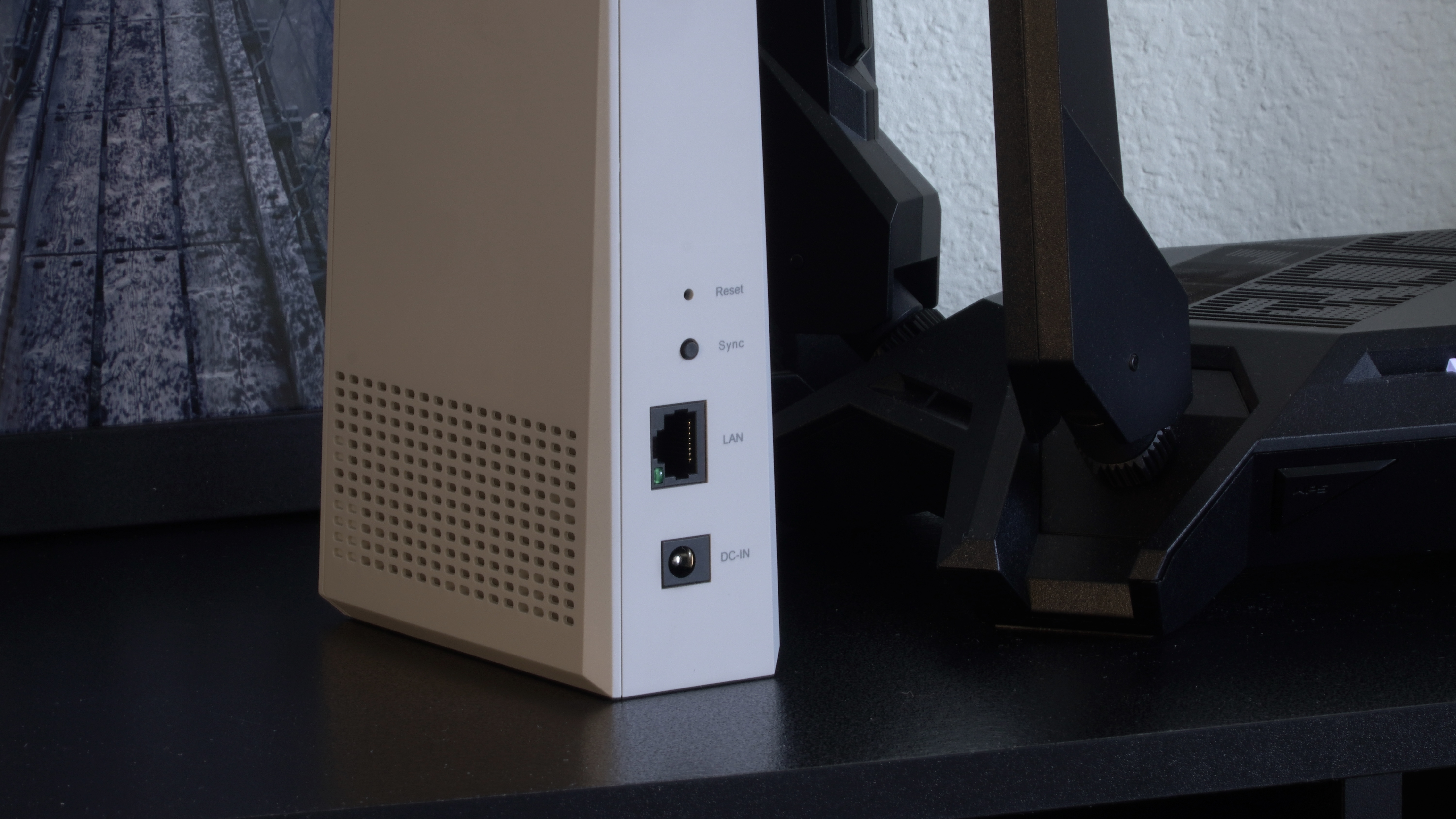 Arris Wi-Fi 6E Network Upgrade Kit W6U ports open