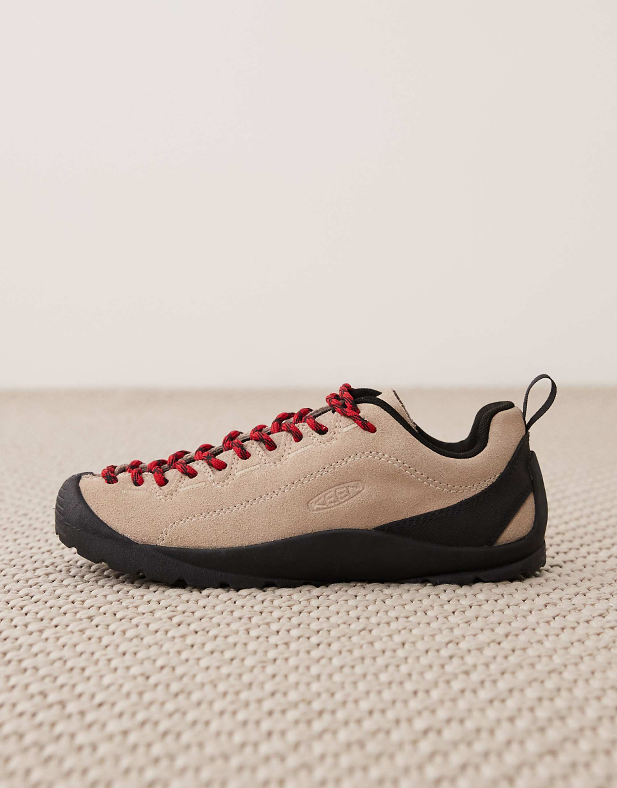 Keen Jasper Brushed Suede Trainers in Beige