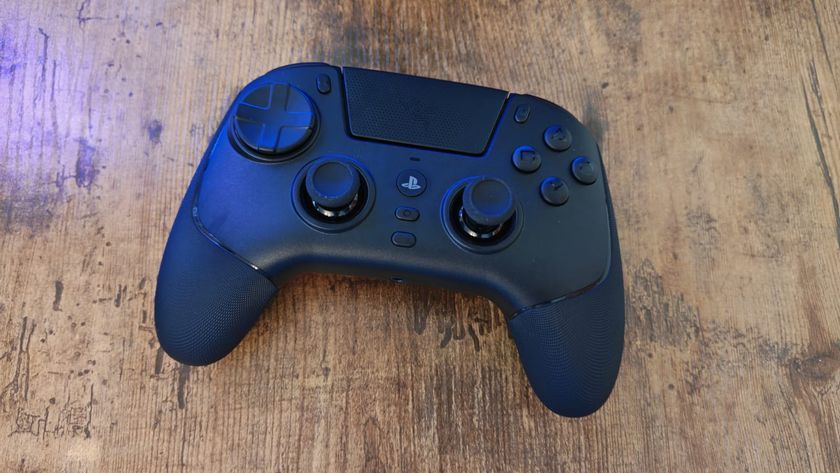A straight-on shot of the black Razer Raiju V3 Pro