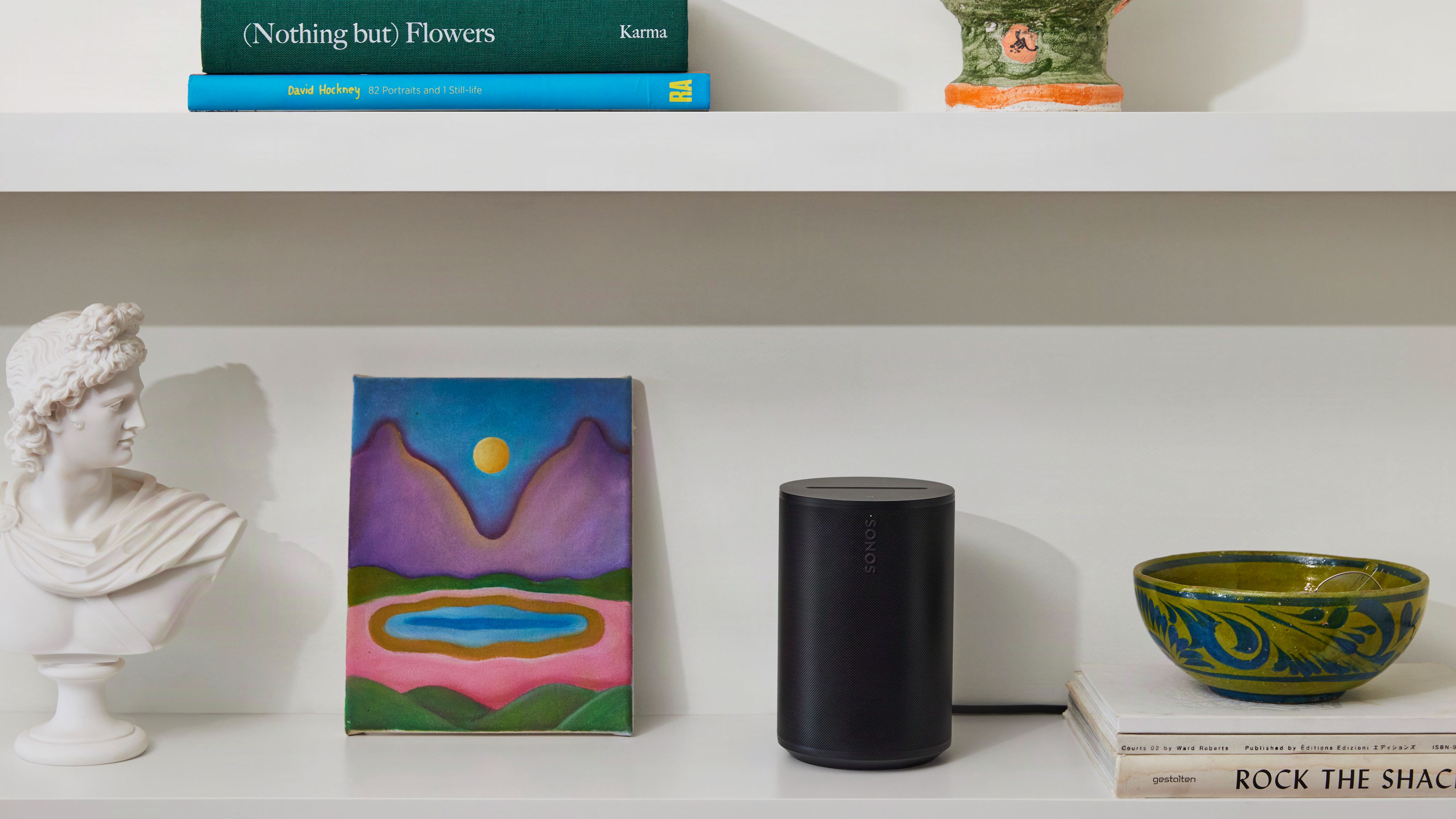 The Sonos Era 100 SL speaker