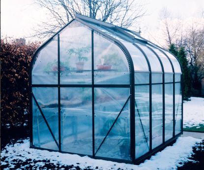 How To Use A Greenhouse In Winter: 10 Ways To Make The Most Of Yours ...