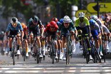 Mark Cavendish loses in Bordeaux at the Tour de France