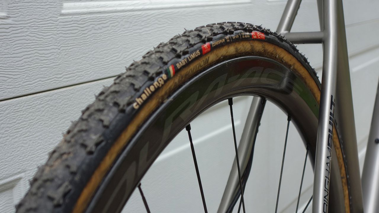 Challenge Baby Limus tyres are used in conjunction with Shimano Dura-Ace R9100 series wheels