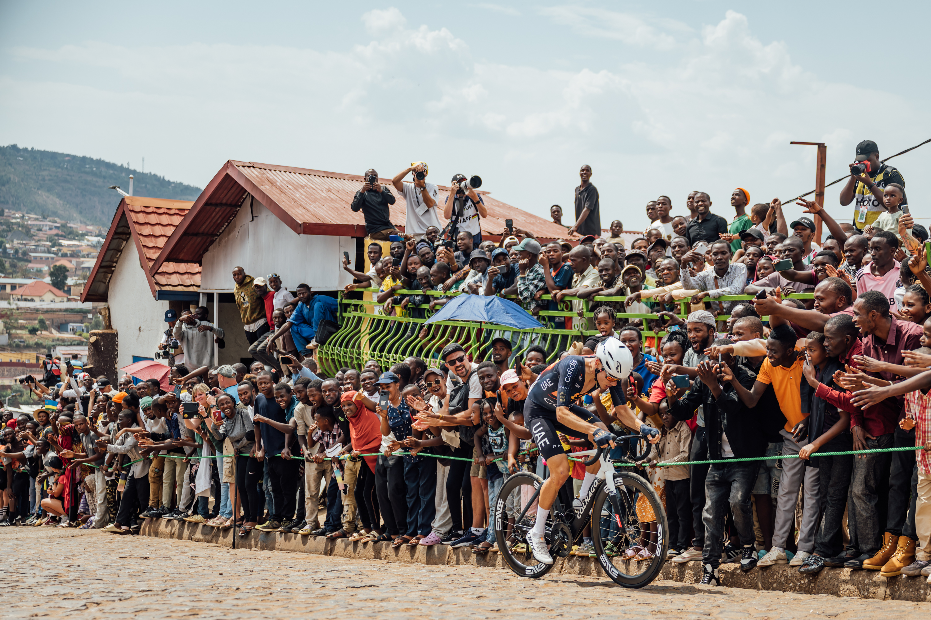 Juan Ayuso establece el muro de Kigali en el Campeonato Mundial de la Ruta de la Carrera de UCI
