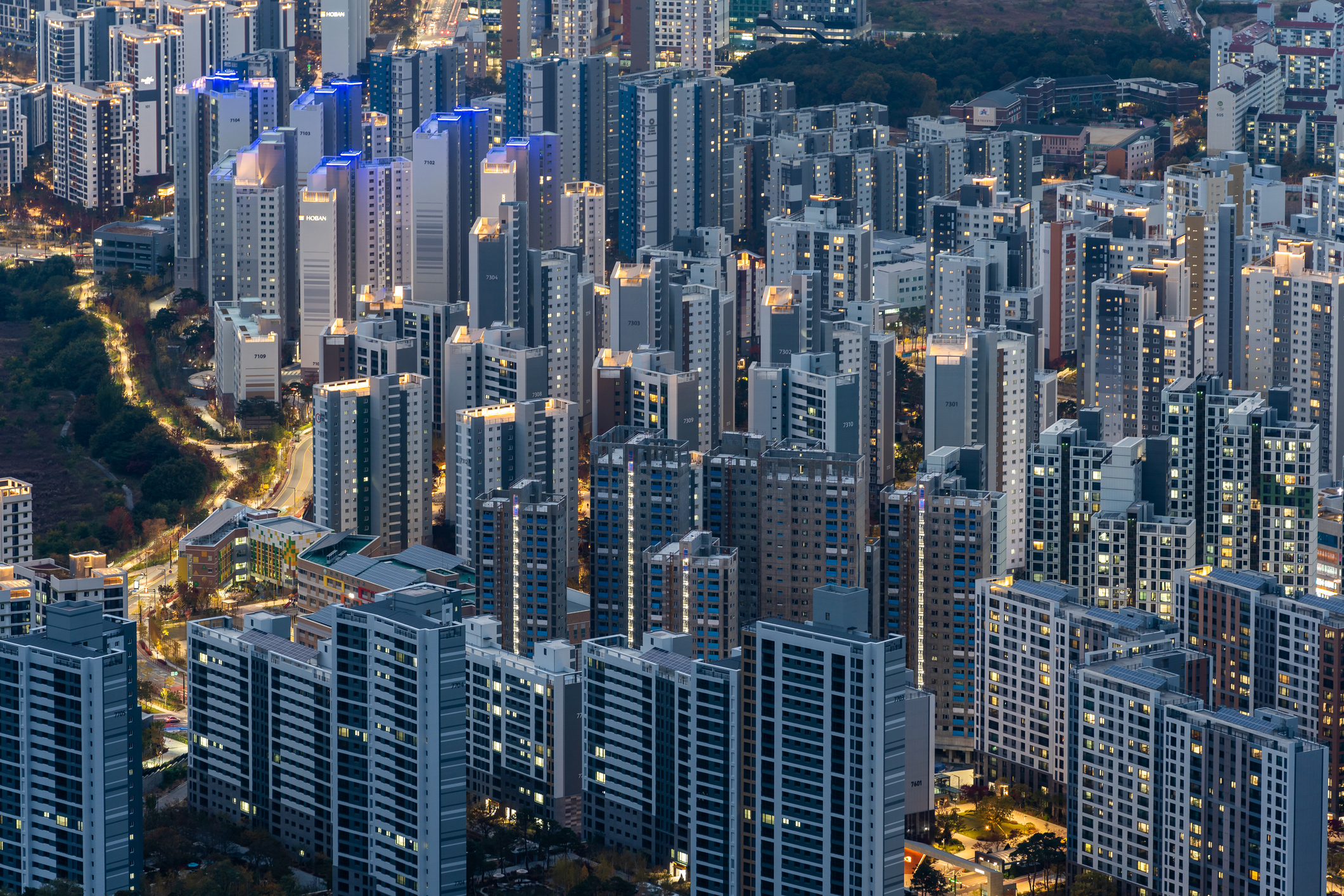 Global property market &ndash; tower blocks in Seoul 