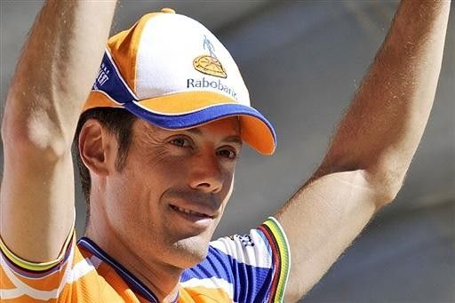 Oscar Freire (Rabobank) celebrates his fourth Tour stage victory in Dignes-les-Bains.