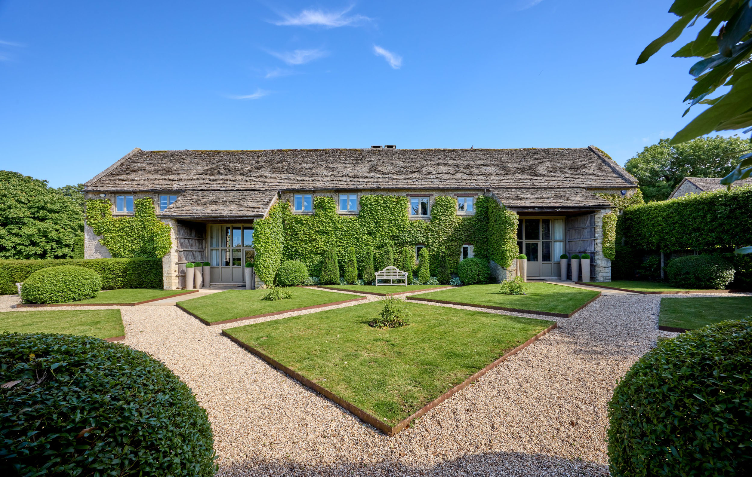 Willamoor Barn in the Cotswolds Property for Sale