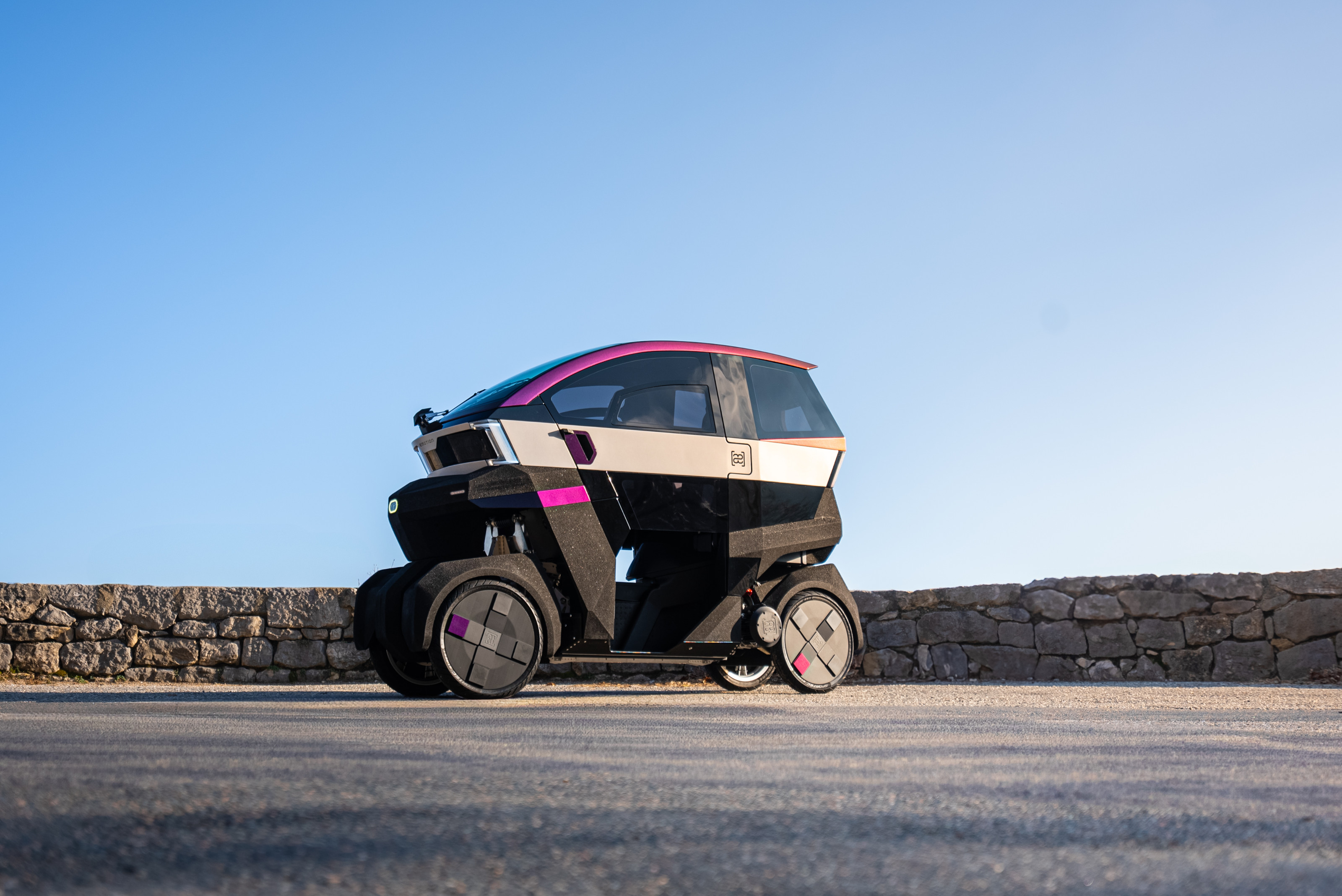 The Aemotion tilting two-seater