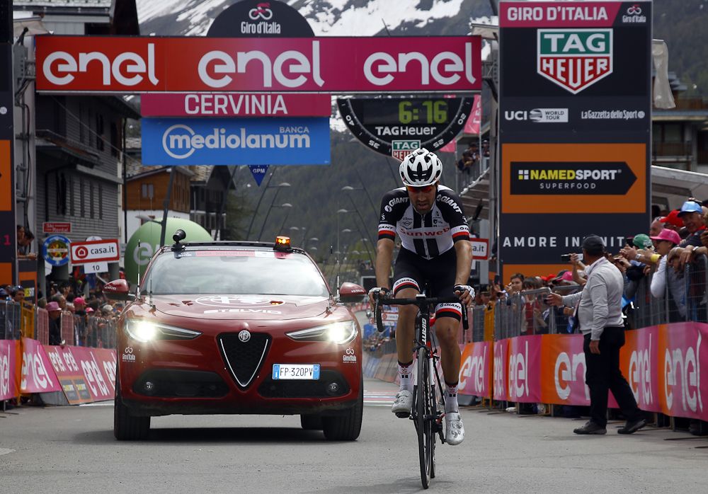 Tom Dumoulin finishes stage 20 at the Giro