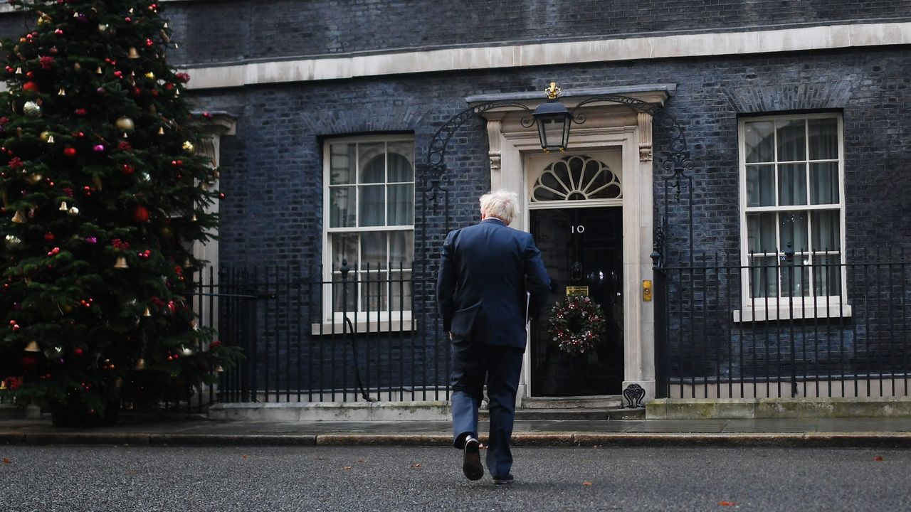 Boris Johnson returns to Downing Street following a Cabinet Meeting at the FCO.