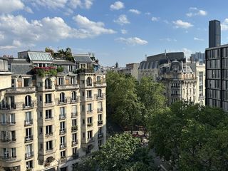 Paris skyline