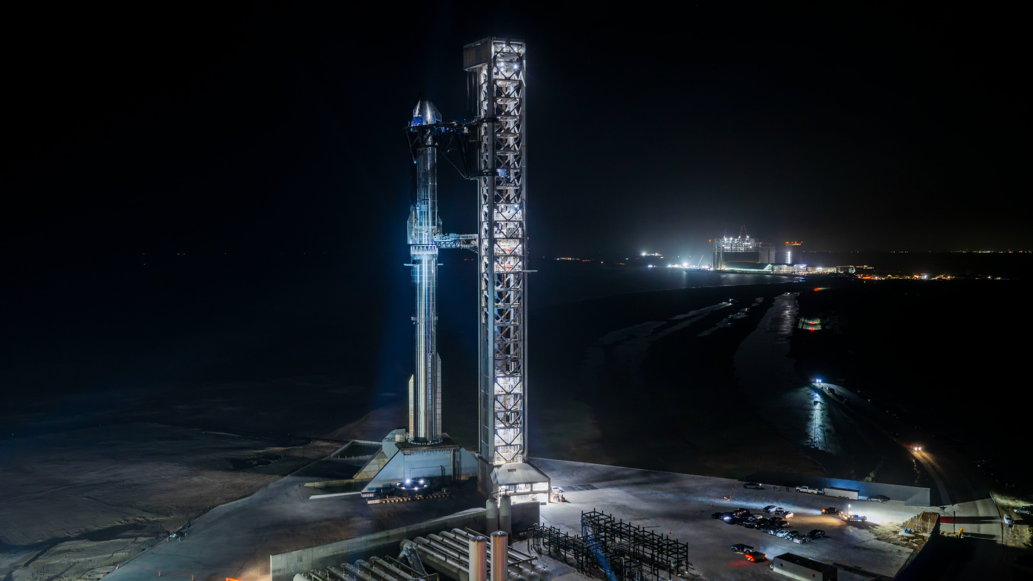 SpaceX stacks massive Starship rocket ahead of today’s Flight 13 test launch (video) SpaceX stacks massive Starship rocket ahead of today’s Flight 13 test launch (video)