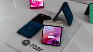 The Razr 2025 with Moto AI on the cover screen