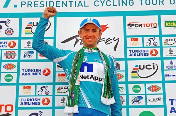Poland's Bartosz Huzarski (Team Netapp) is the new leader at the Tour of Turkey.