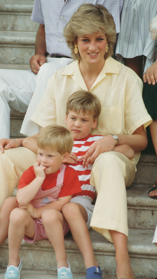 Diana, Princess of Wales (1961 - 1997) with her sons William and Harry during a holiday with the Spanish royal family at the Marivent Palace in Palma de Mallorca, Spain, August 1987