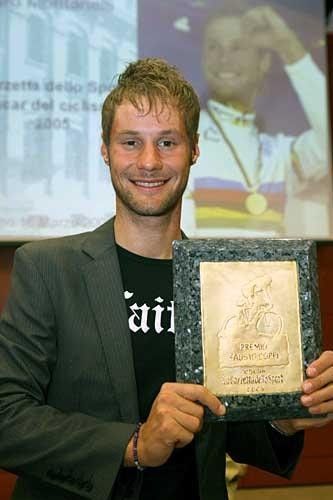 Tom Boonen shows off his 2005 Bici d'Oro Fausto Coppi award,
