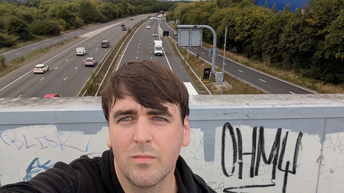 200 photos pixel 9 vs pixel 8a - selfie pictures with pixel 9