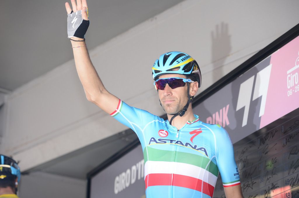 A wave from Lo Squalo, Vincenzo Nibali (Astana)
