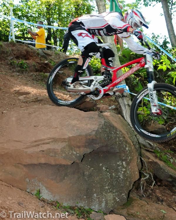 Greg Minnaar (Santa Cruz Syndicate) tackles one of the many drops on the course