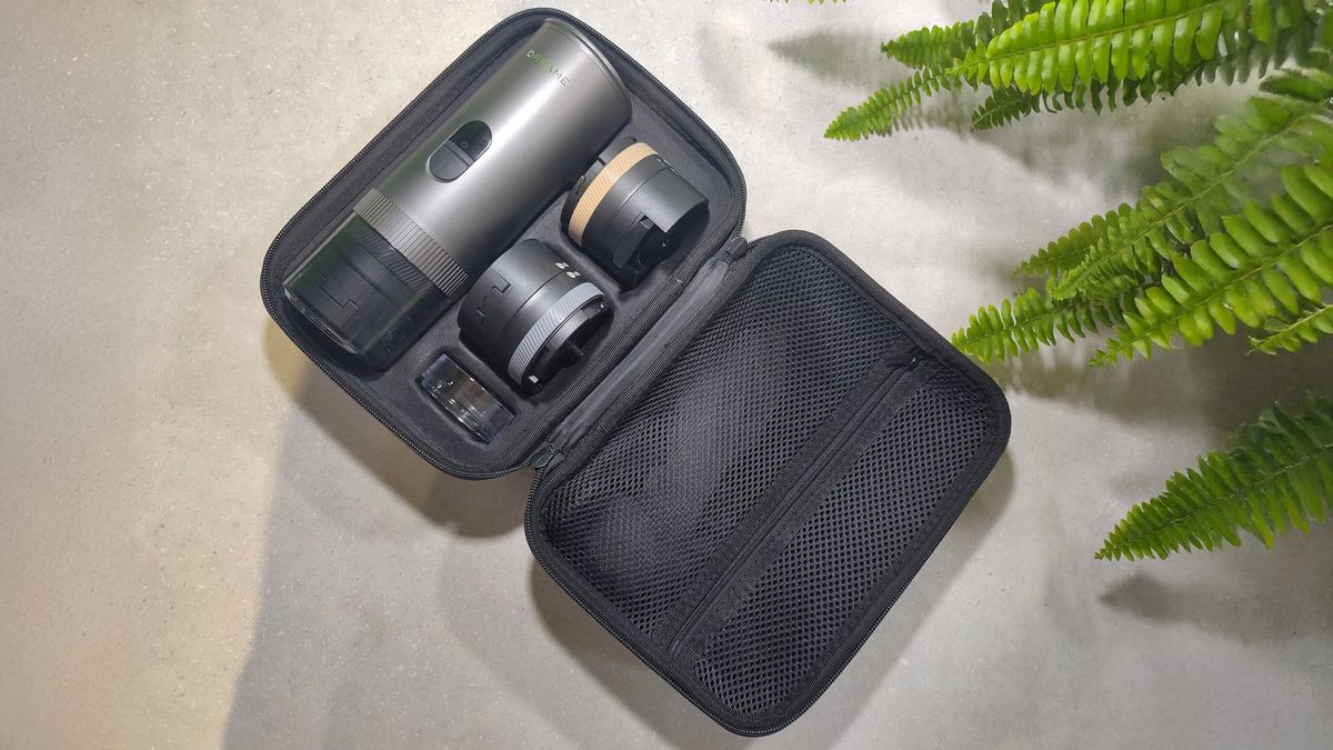 Dreame Ecceluxe Go coffee maker in case with accessories