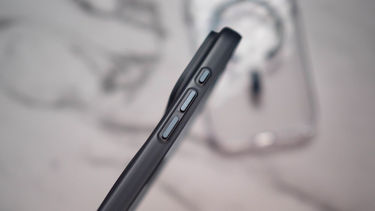 Mageasy iPhone 17 Pro case