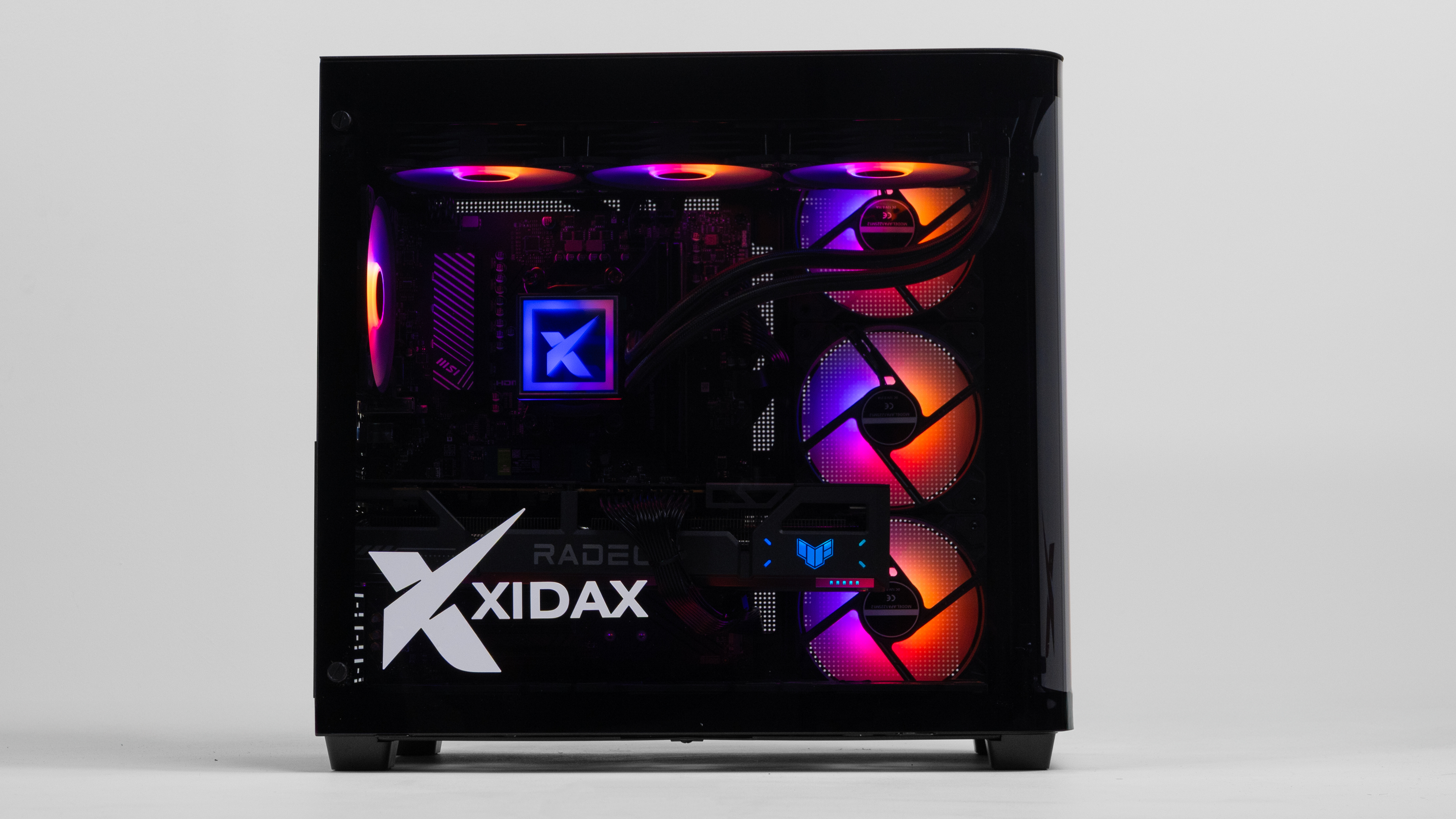Xidax X-6 RX 9070 XT + R7 9800X3D ONAMI BLACK