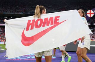 England players celebrate the 2-1 win during the UEFA Women's Euro 2022 final match between England and Germany at Wembley Stadium on July 31, 2022 in London, England.