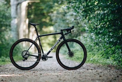 Lightest on sale gravel bike