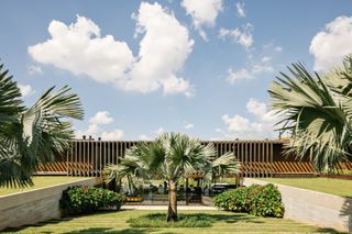 Valencia House, Brazil by Padovani Arquitetos