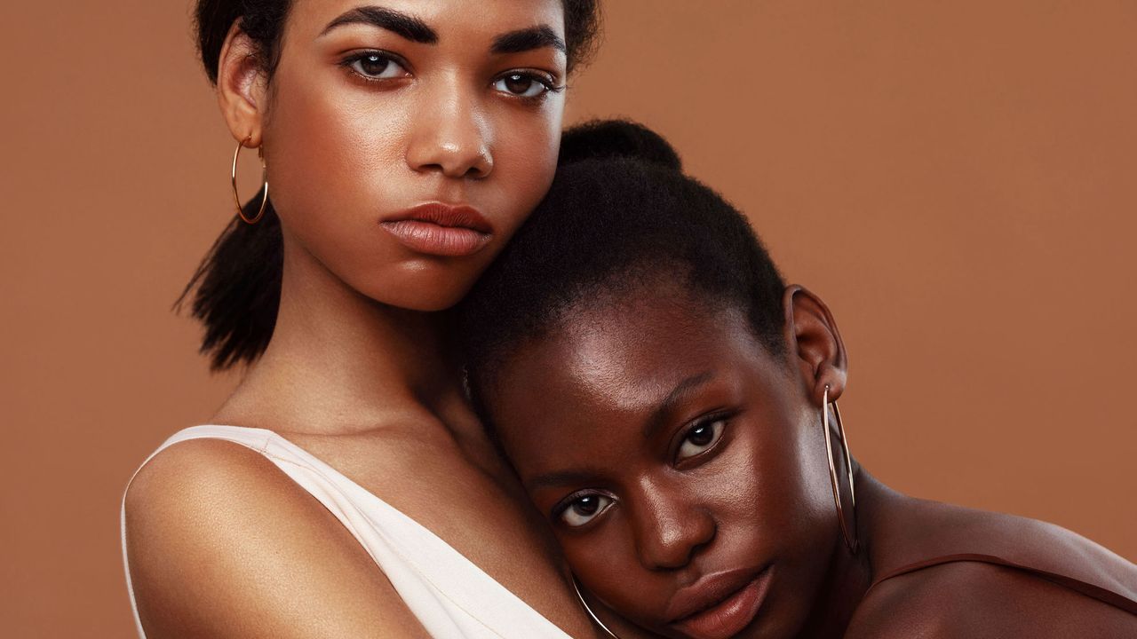 two models with clear and glowing matte skin