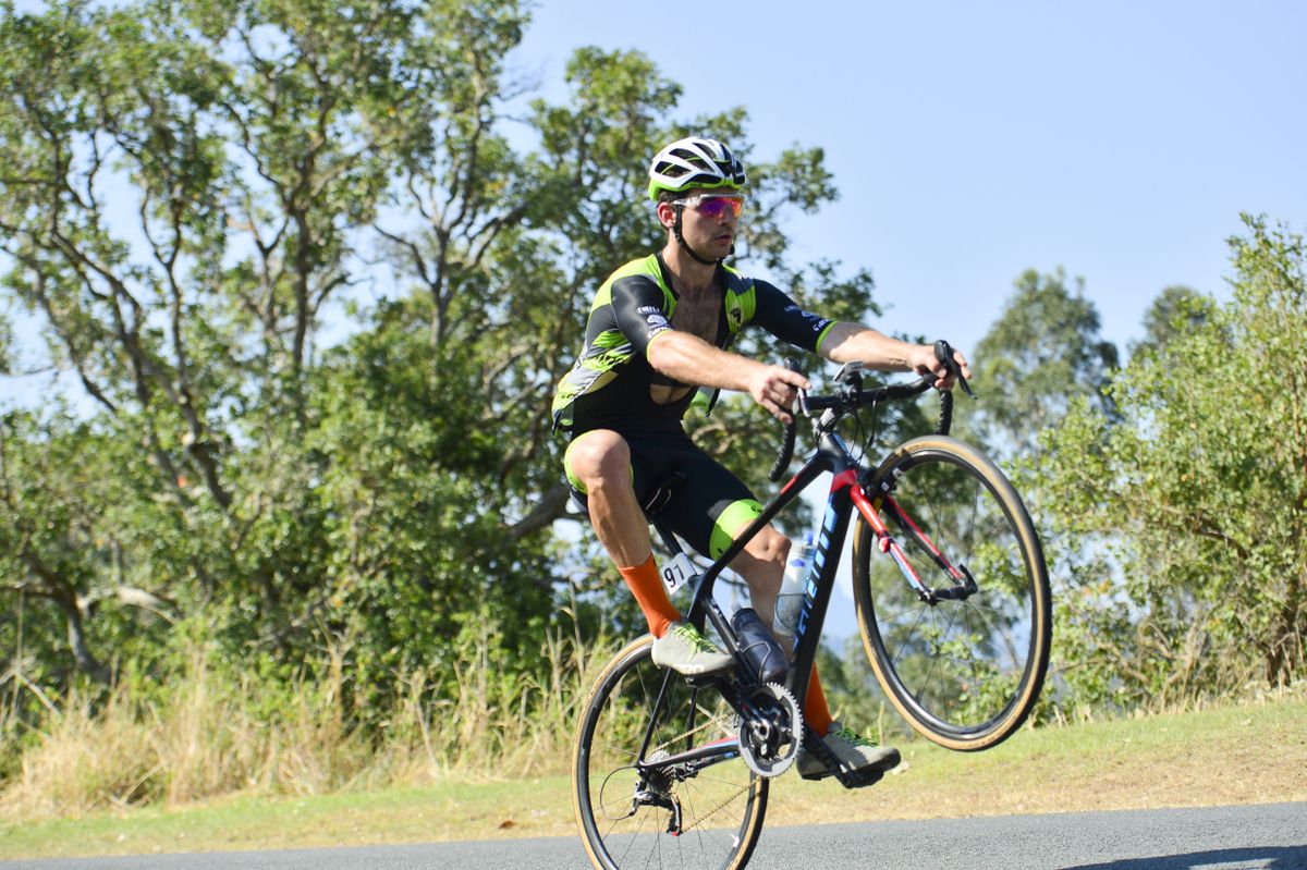 Tristan Ward (Tineli-Powerstream Racing) pops a wheelie