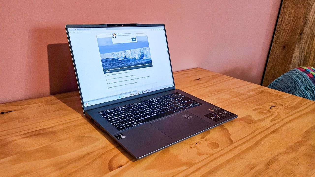 Acer Swift Go 14 - display screen