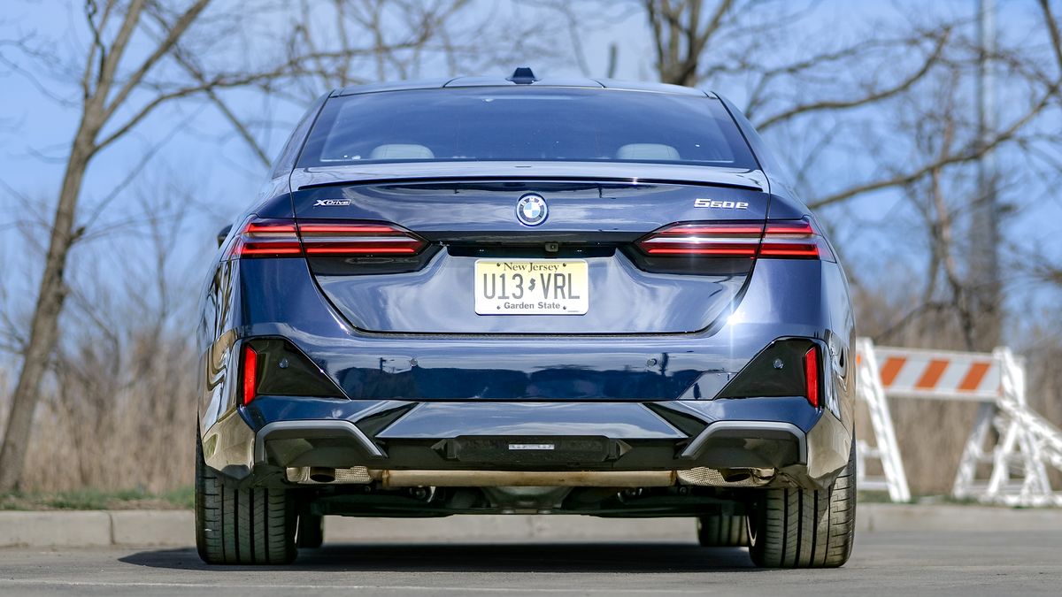 2026 BMW 550e review.