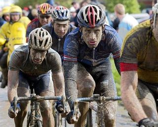 George Hincapie in action in 2001